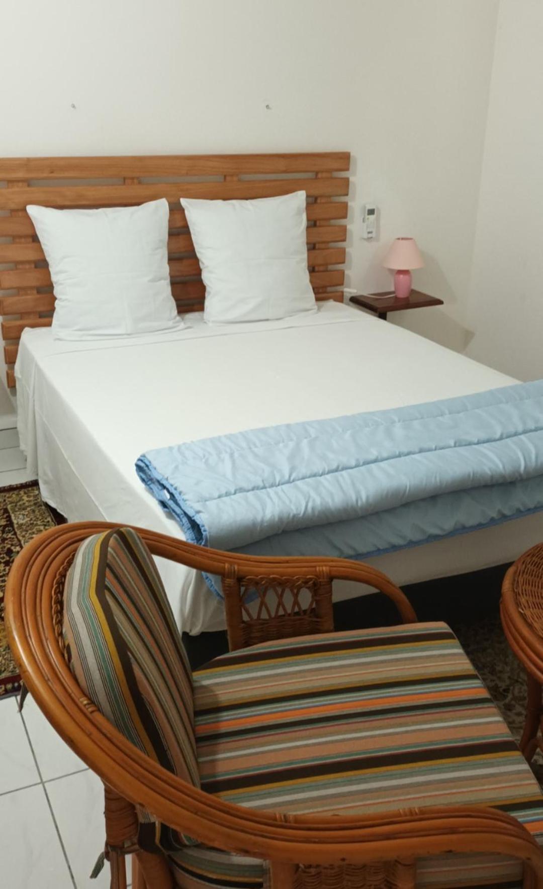 Chambre Climatisee Bouillante Buitenkant foto